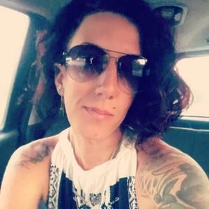 Meet your Posher, Farrahelisa